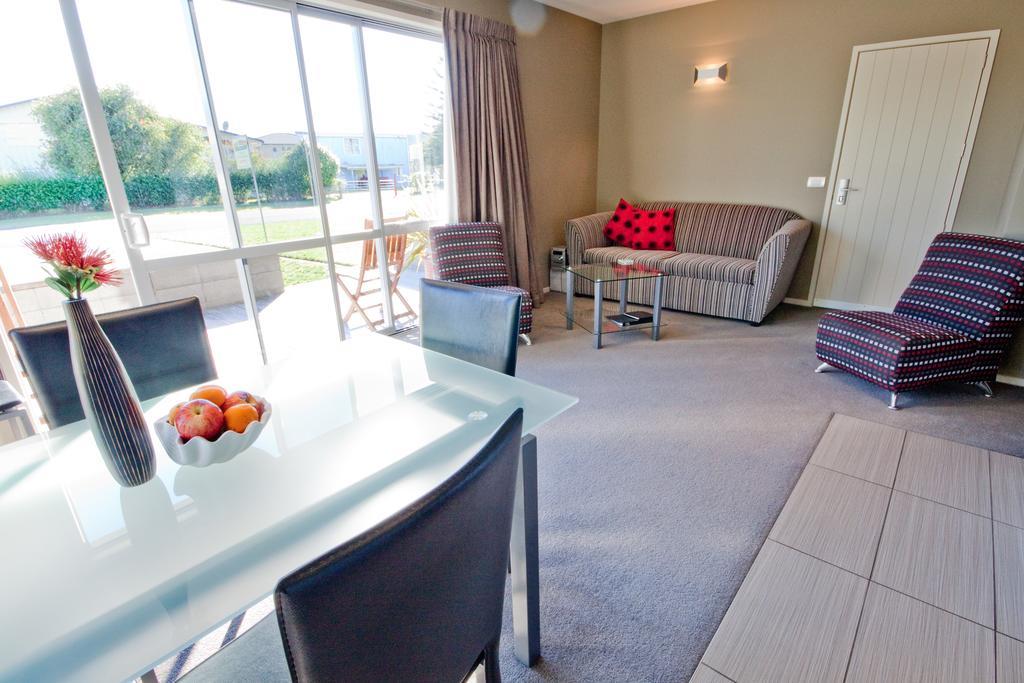 Bay Breeze Accommodation Cooks Beach Экстерьер фото