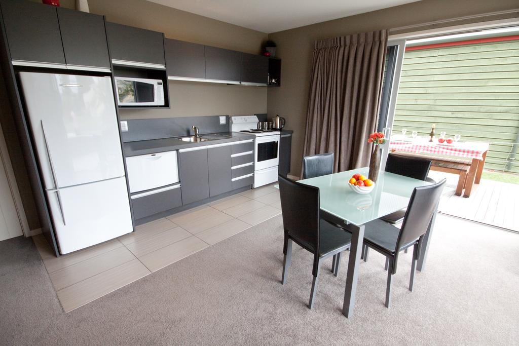 Bay Breeze Accommodation Cooks Beach Экстерьер фото