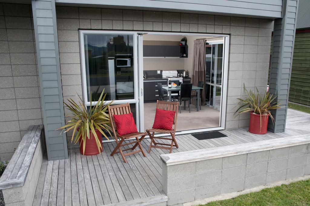 Bay Breeze Accommodation Cooks Beach Экстерьер фото